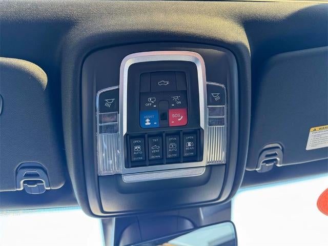 2021 RAM 1500 Laramie Crew Cab 4x4 57' Box