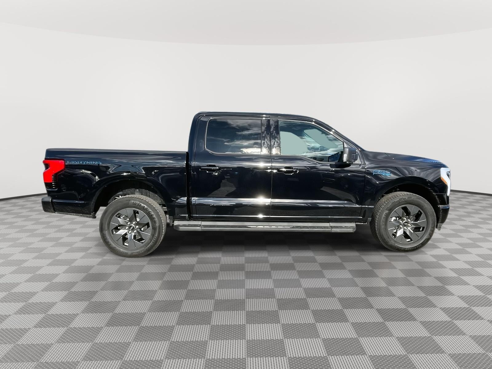 2025 Ford F-150 Lightning Flash