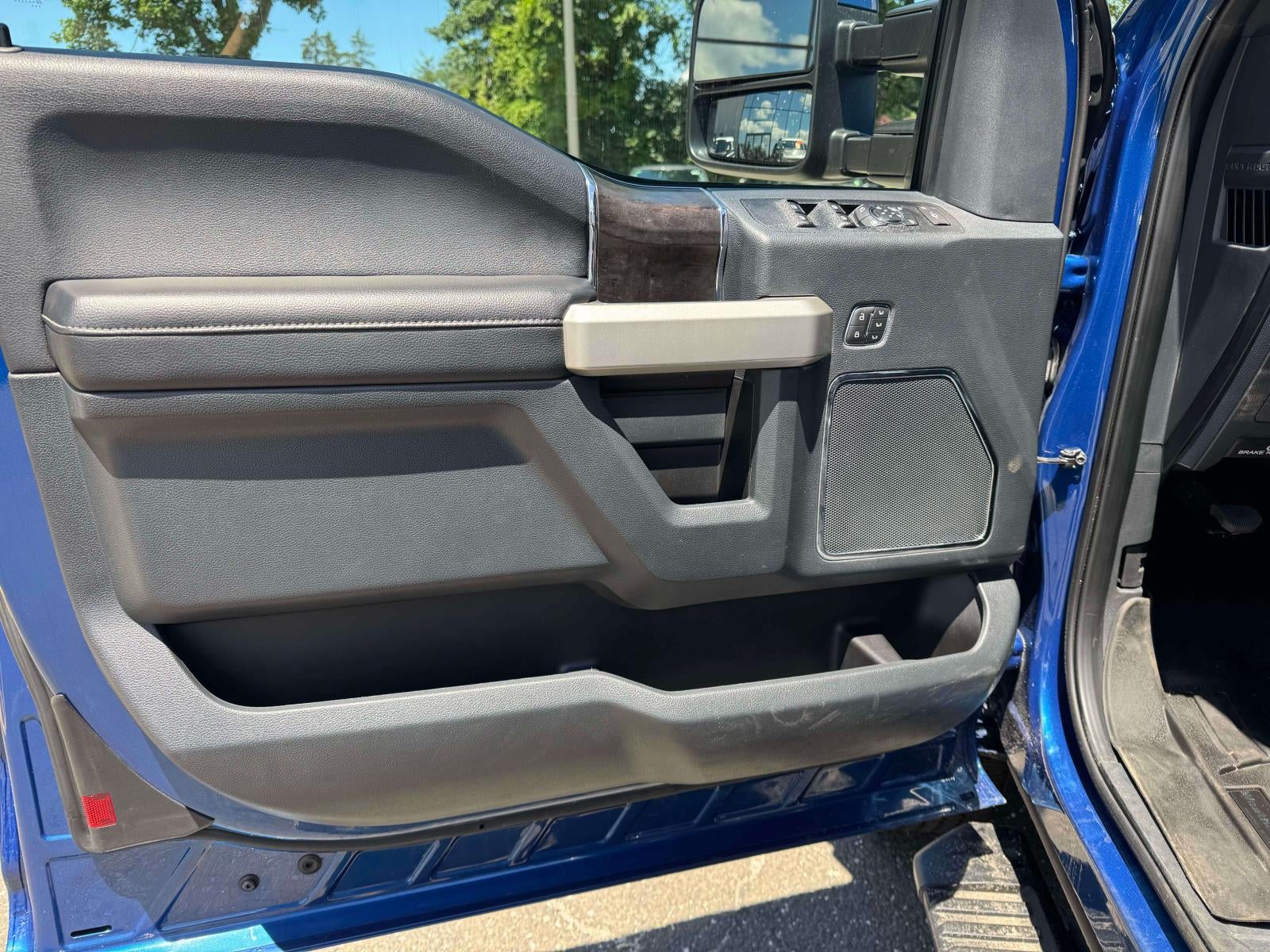 2022 Ford F-350 LARIAT