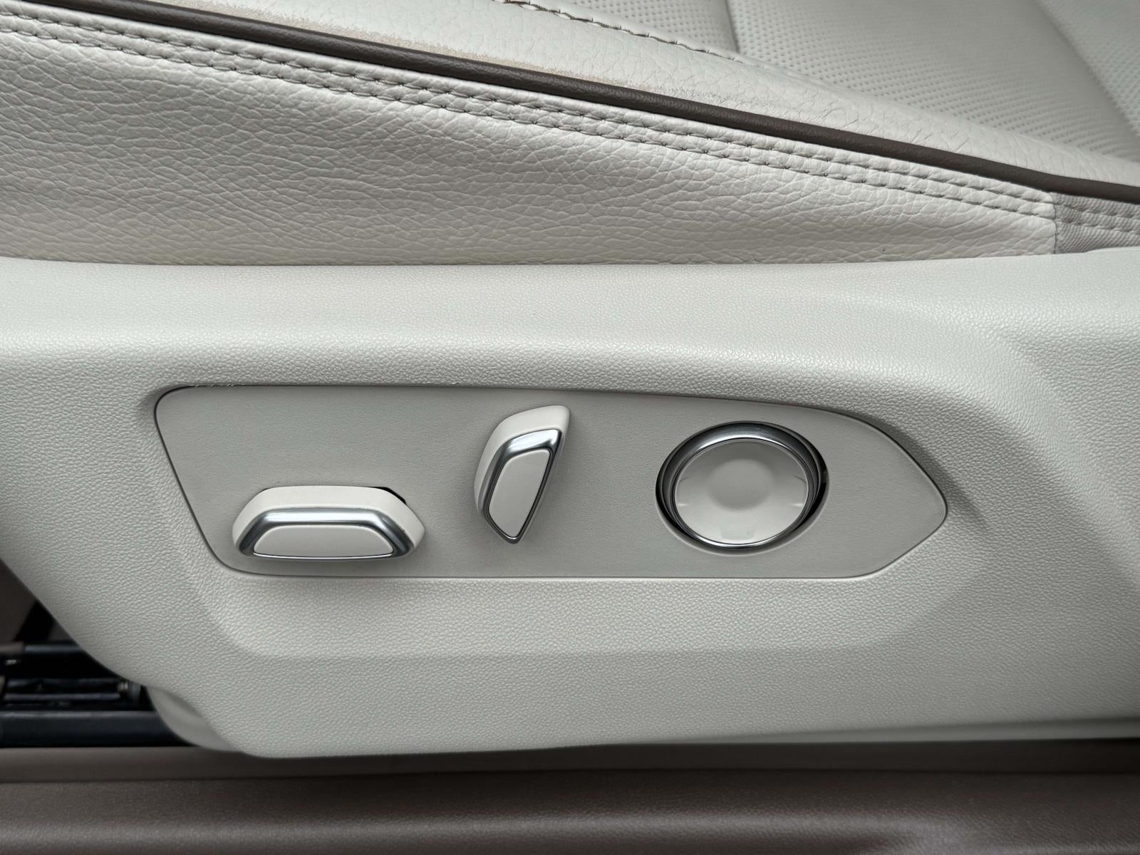 2023 GMC Yukon 4WD Denali