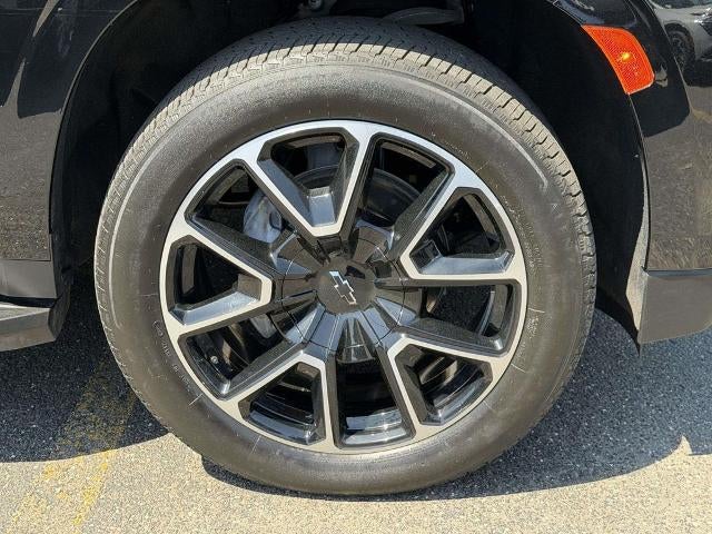 2024 Chevrolet Suburban 4WD RST