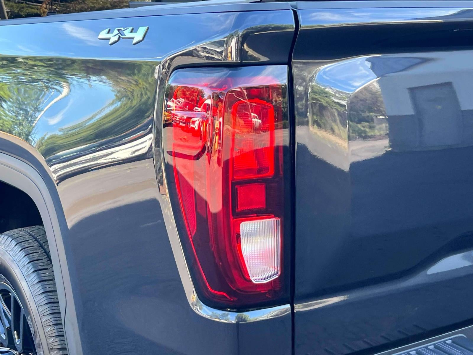 2024 GMC Sierra 1500 4WD Crew Cab Short Box Elevation with 3SB