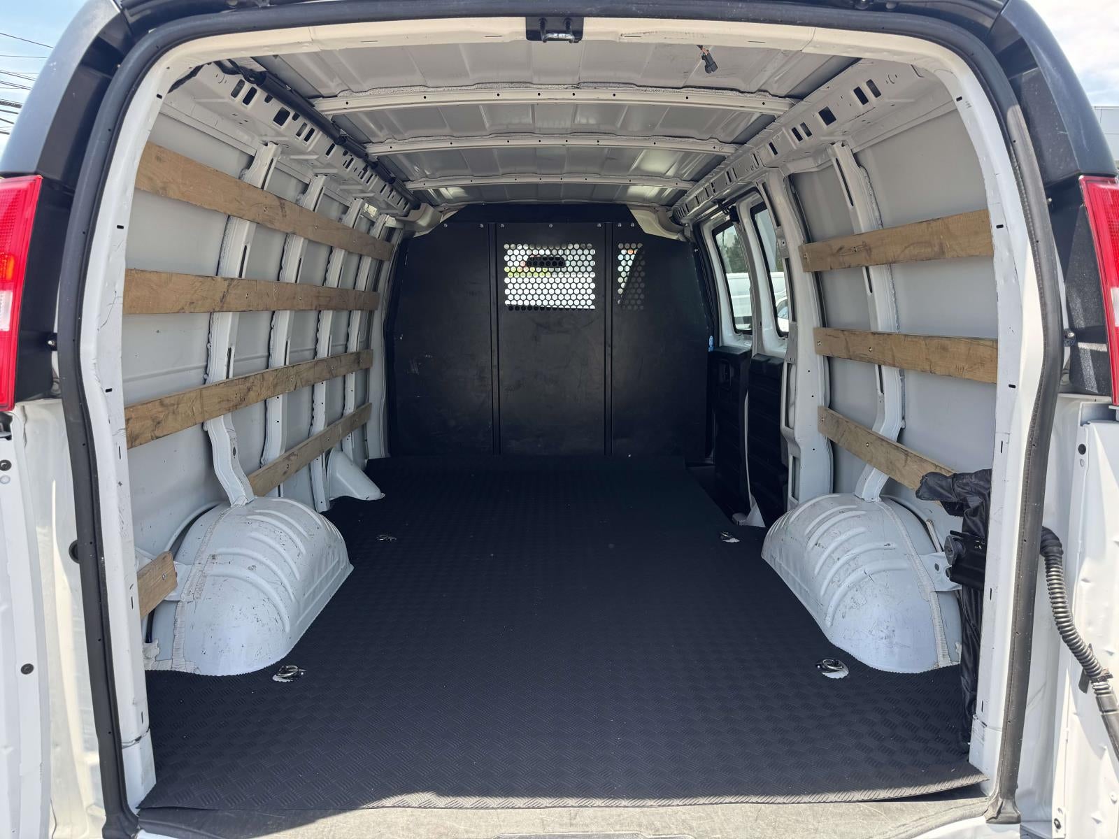 2025 GMC Savana Cargo RWD 2500 Regular Wheelbase Work Van