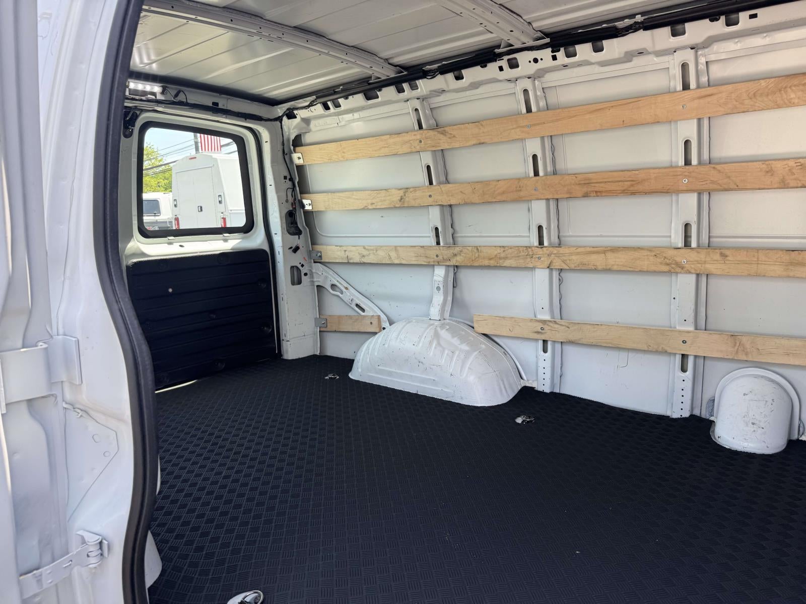 2025 GMC Savana Cargo RWD 2500 Regular Wheelbase Work Van