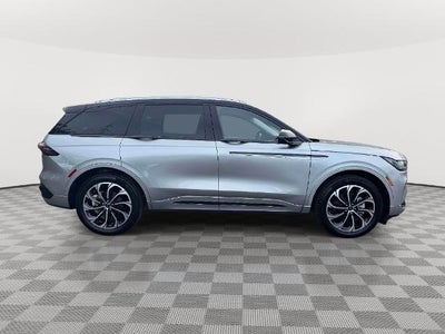 2025 Lincoln Nautilus Reserve