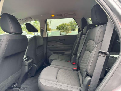 2024 Nissan Pathfinder S 4WD
