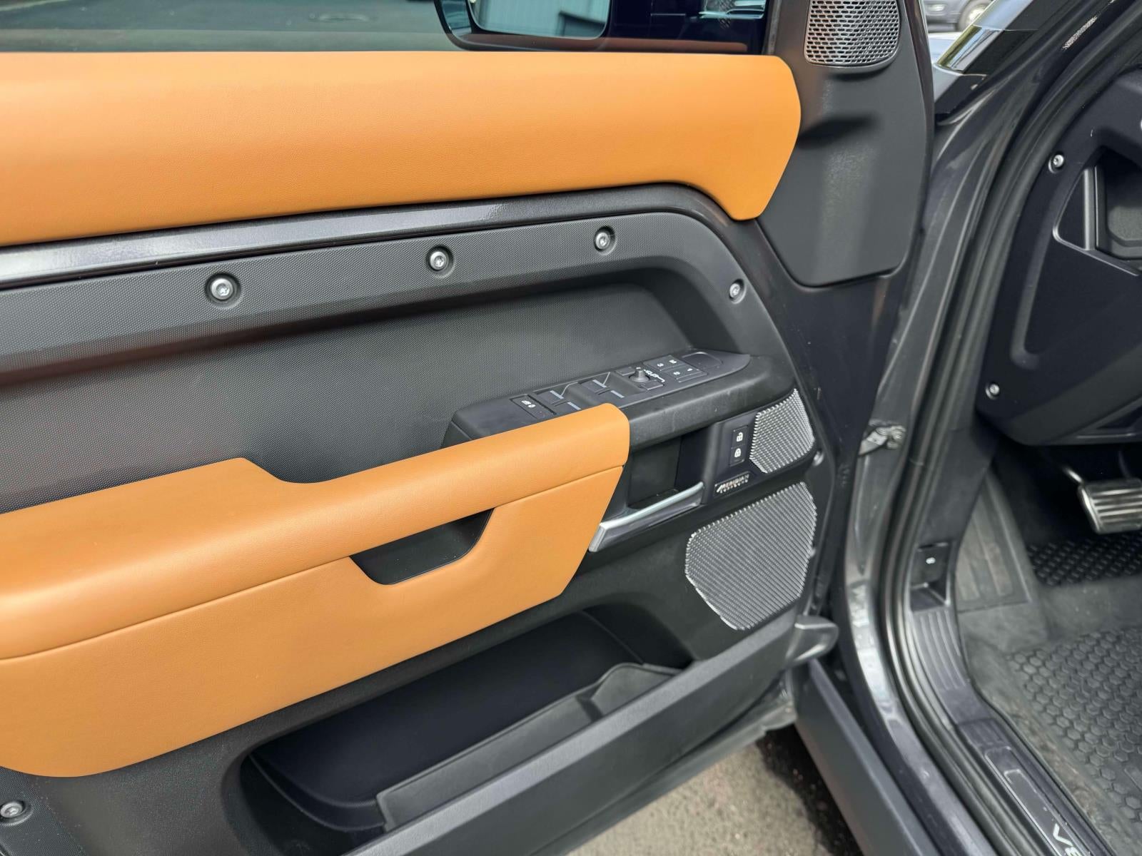 2023 Land Rover Defender 110 V8