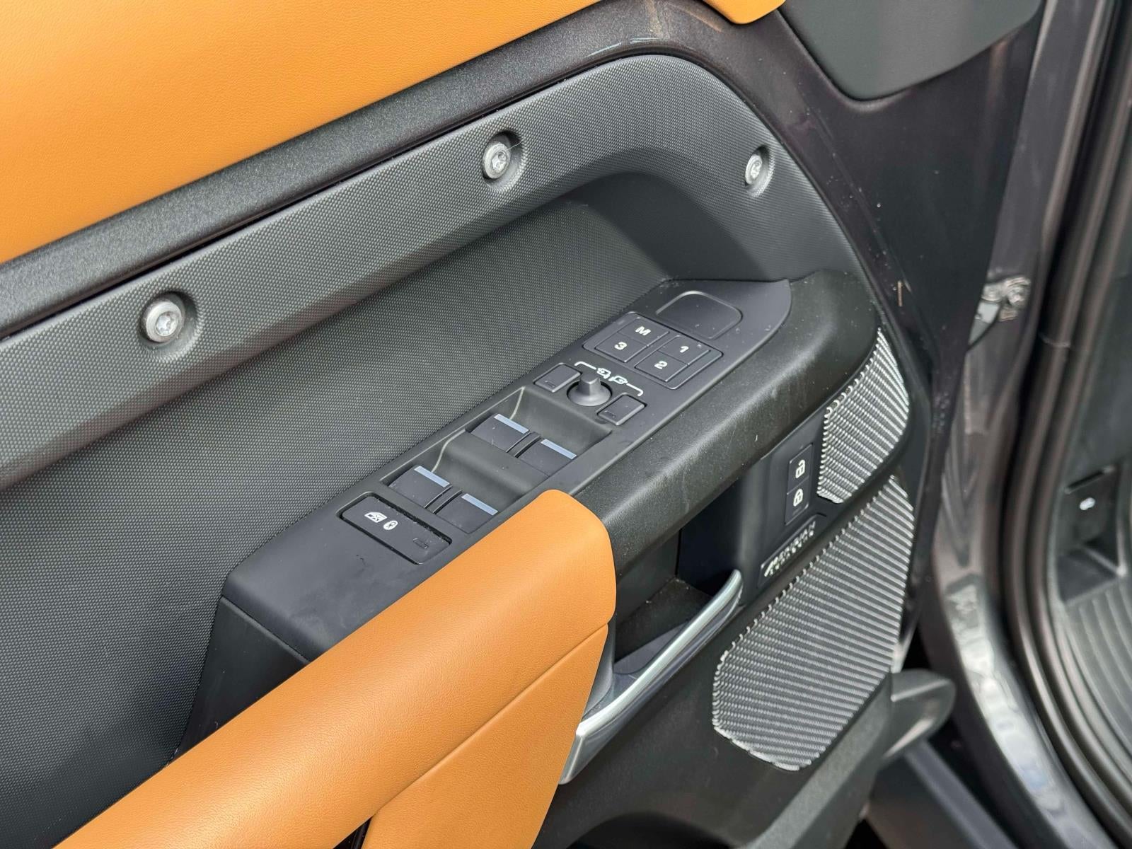 2023 Land Rover Defender 110 V8