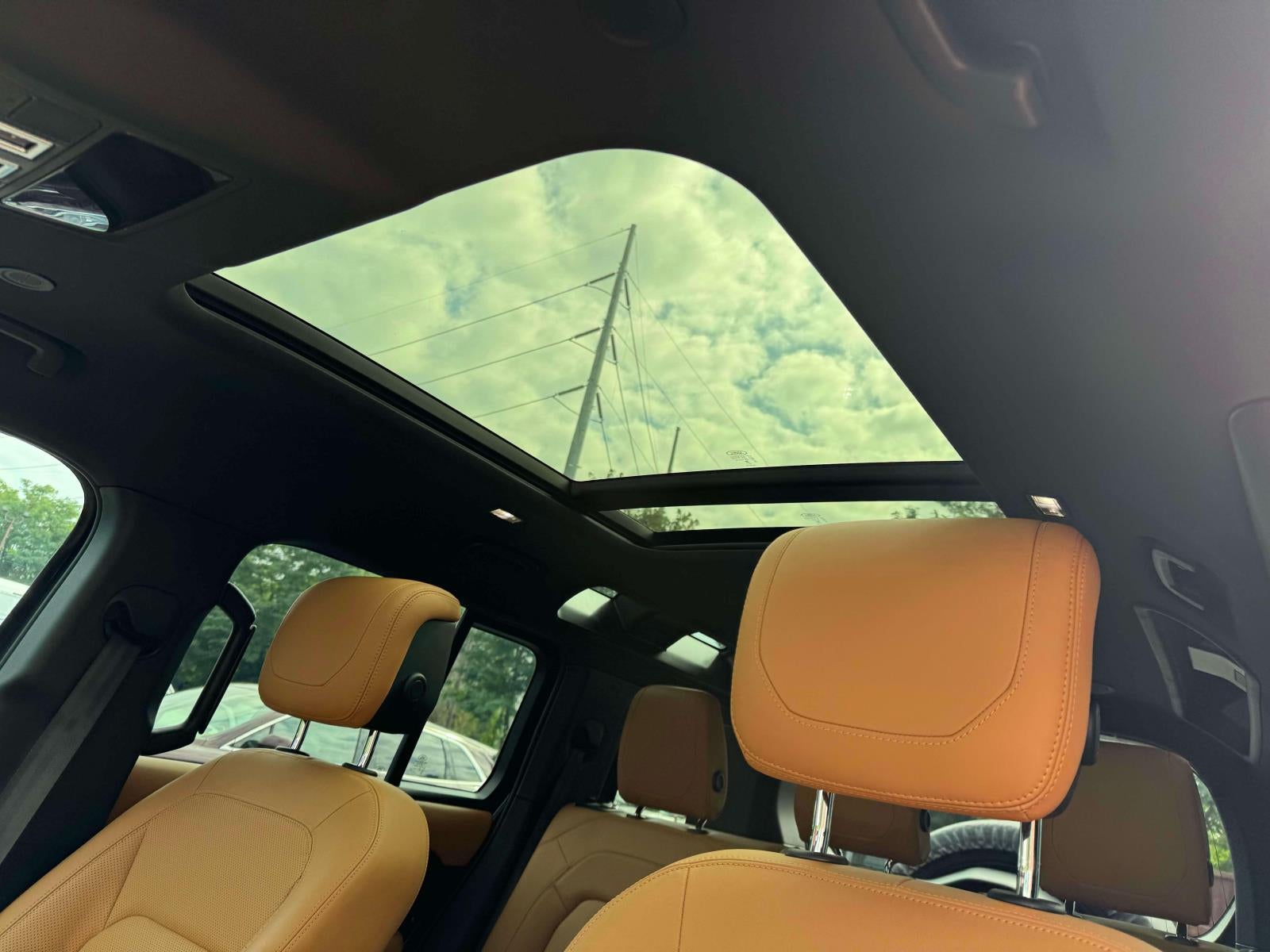 2023 Land Rover Defender 110 V8