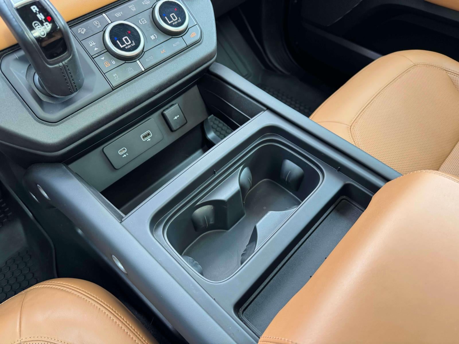 2023 Land Rover Defender 110 V8