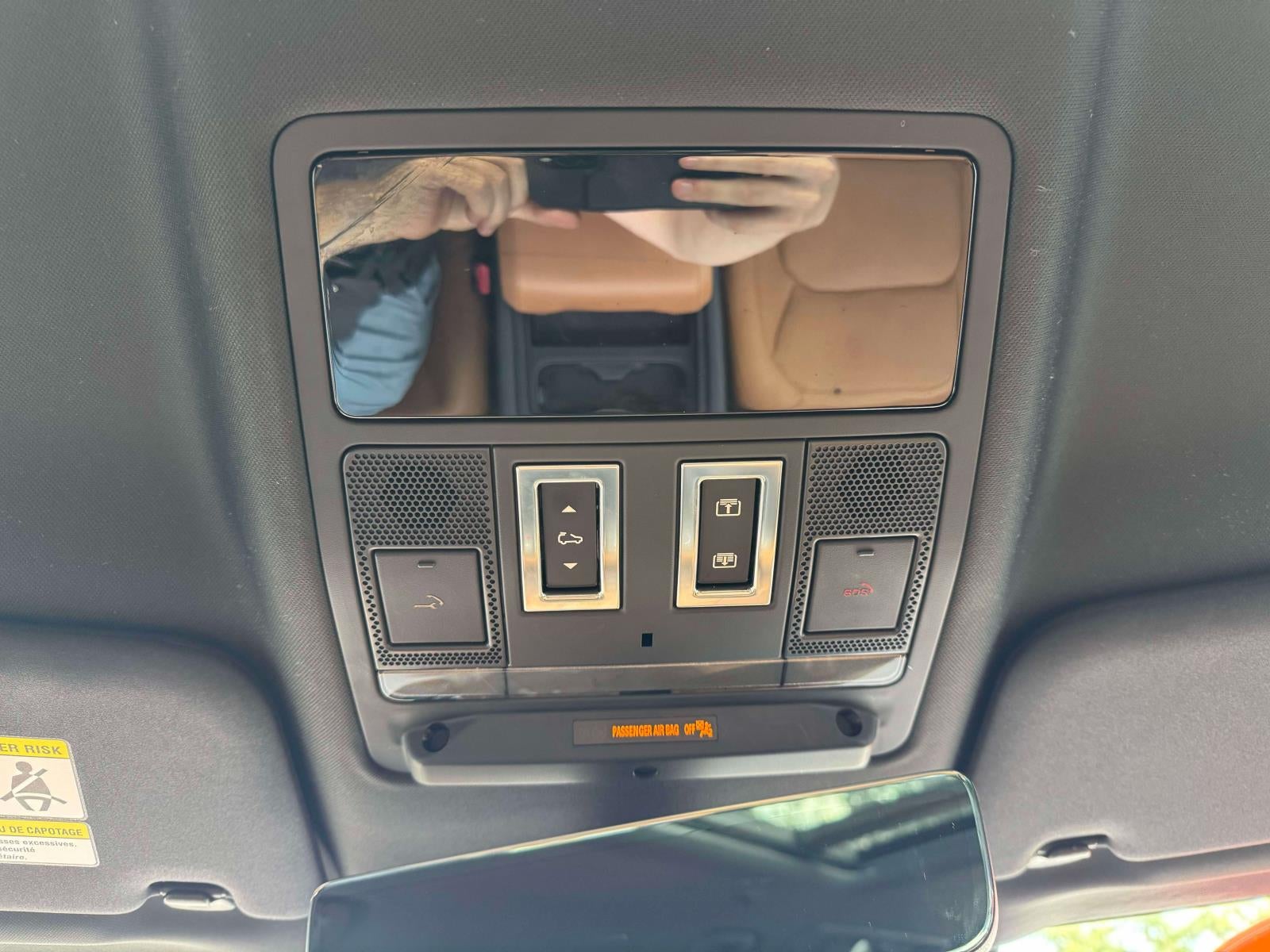 2023 Land Rover Defender 110 V8