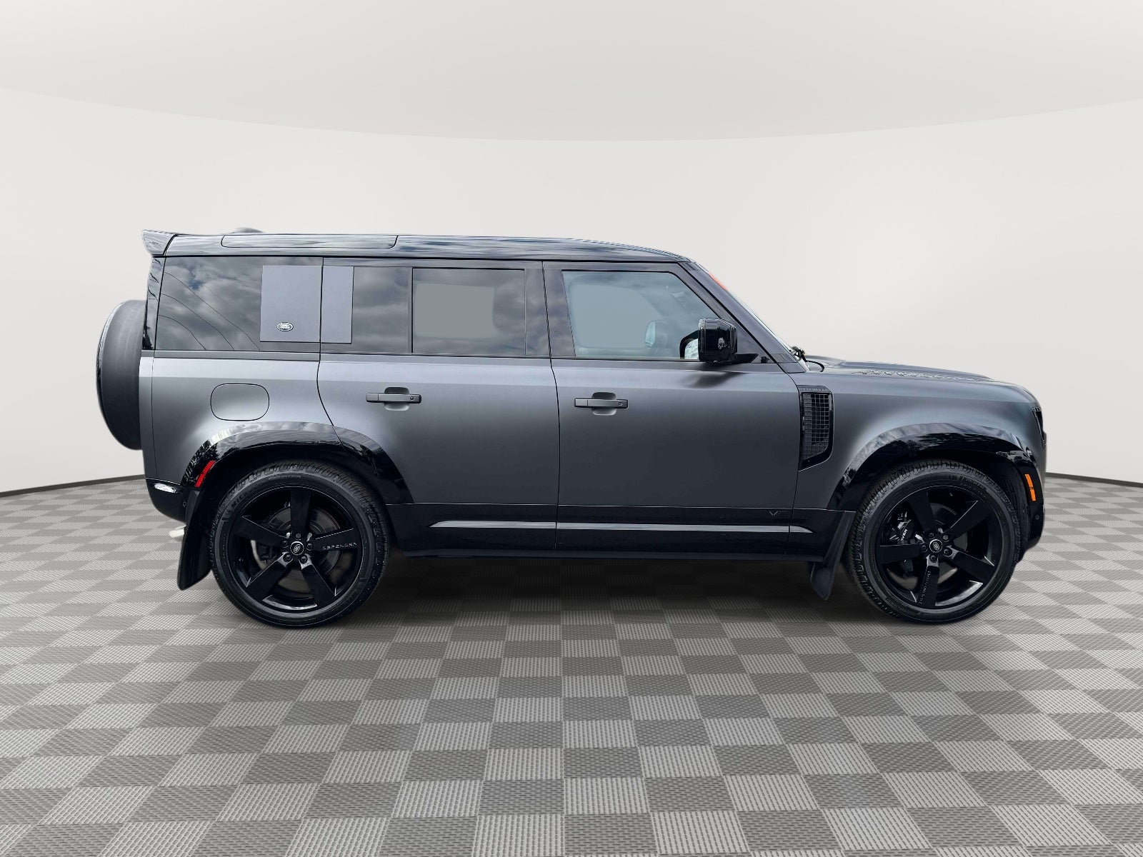 2023 Land Rover Defender 110 V8