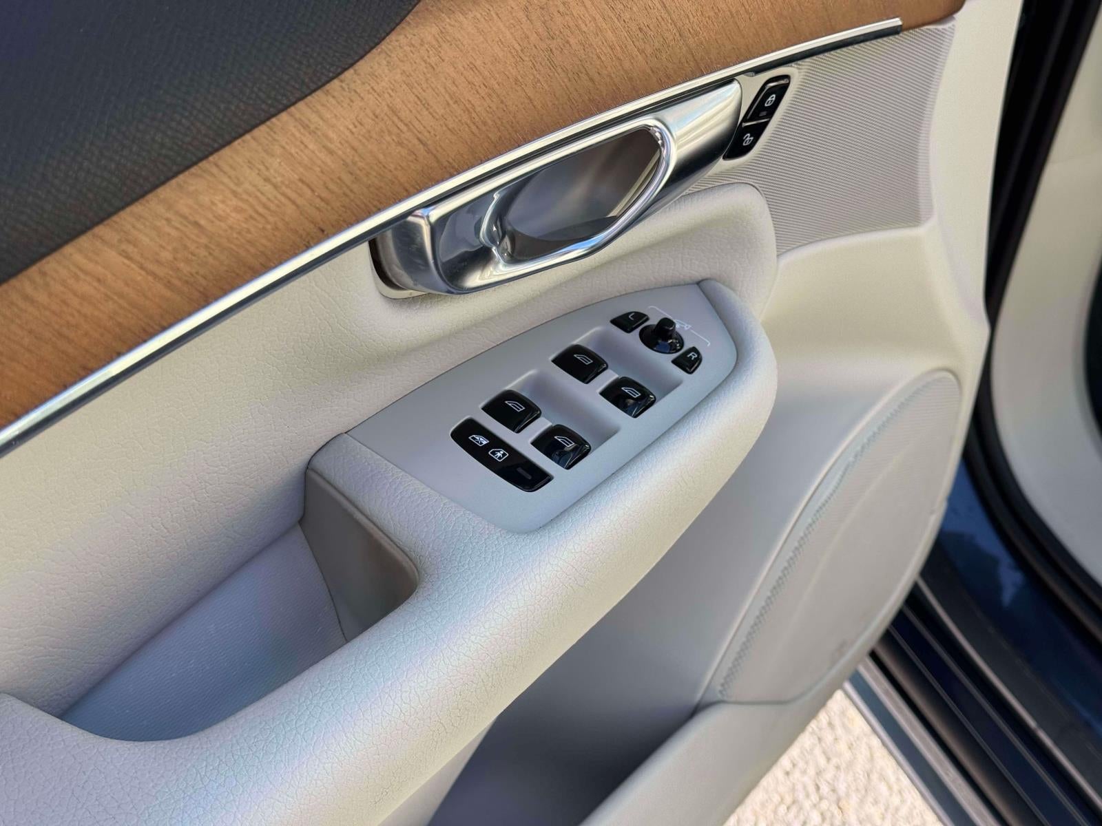 2022 Volvo XC90 Recharge Plug-In Hybrid T8 Inscription Expression Extended Range 7P
