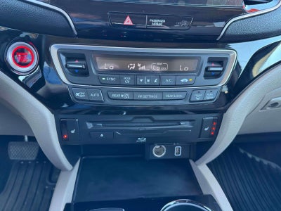 2021 Honda Pilot AWD Touring 8 Passenger
