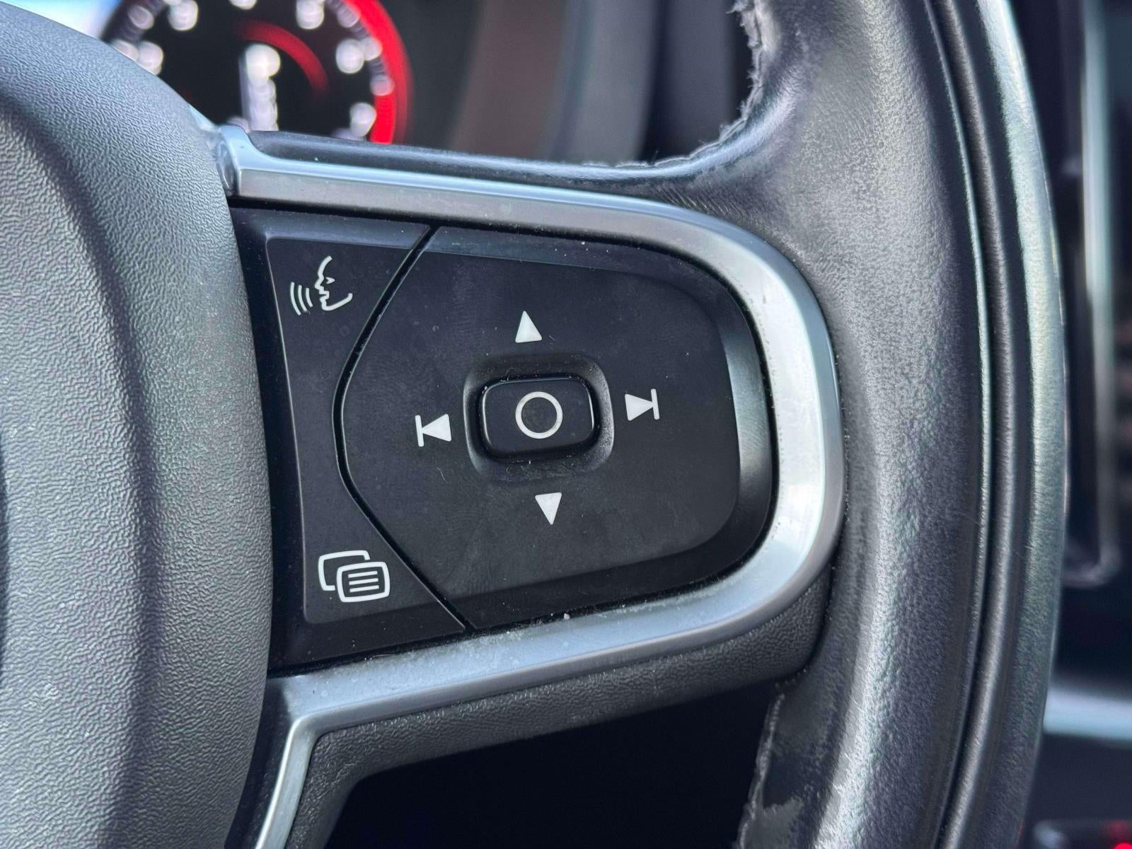 2020 Volvo XC60 T5 Momentum