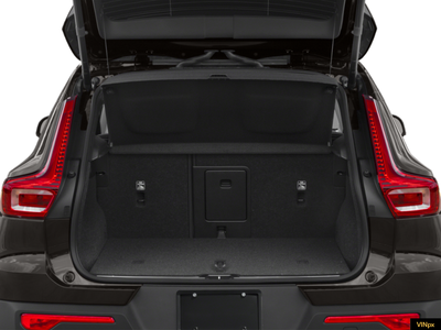 2022 Volvo XC40 T5 Momentum