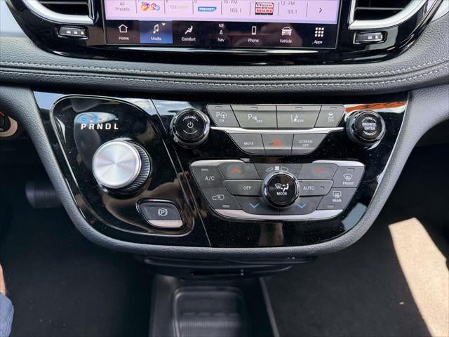 2024 Chrysler Pacifica Hybrid S Appearance Pkg