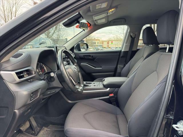 2022 Toyota Highlander LE