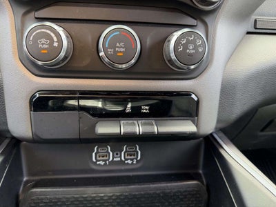 2022 RAM 1500 Big Horn Crew Cab 4x4 57' Box