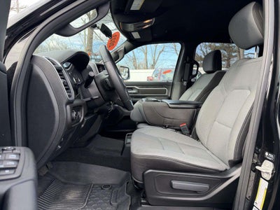 2023 RAM 1500 Big Horn Crew Cab 4x4 64' Box