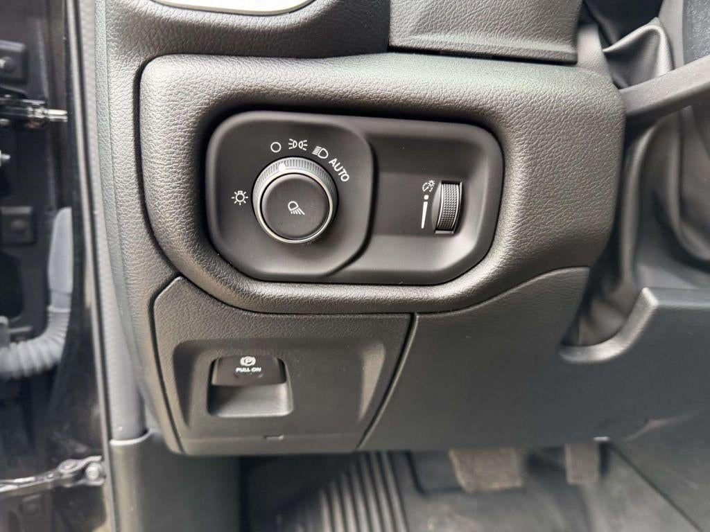 2023 RAM 1500 Big Horn Crew Cab 4x4 64' Box