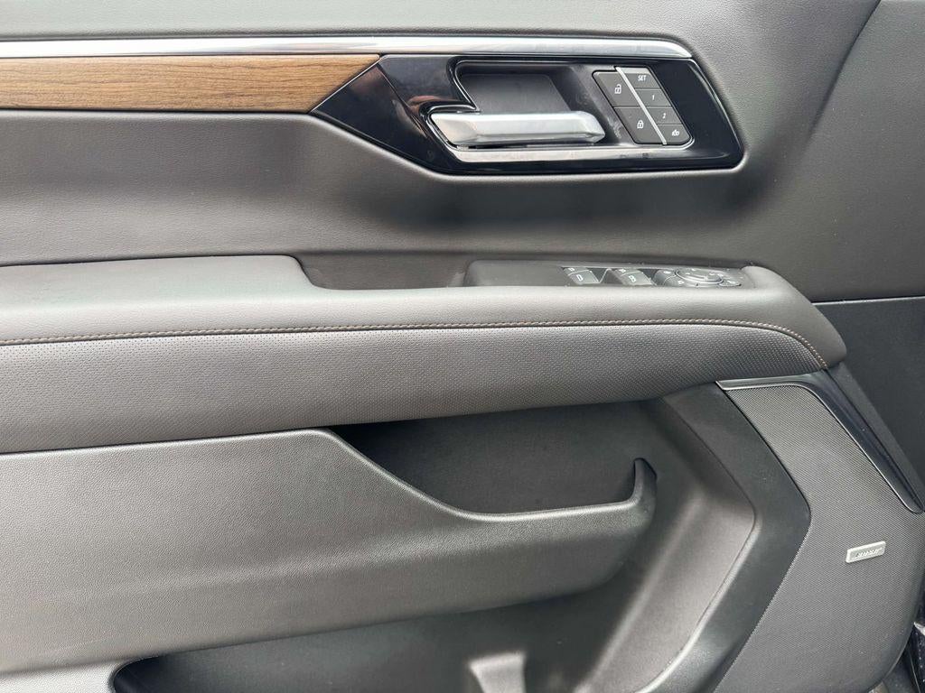 2025 Chevrolet Suburban High Country