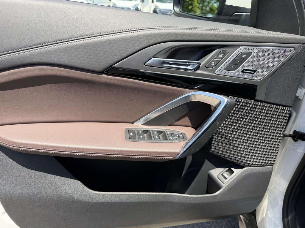 2025 BMW X2 xDrive28i